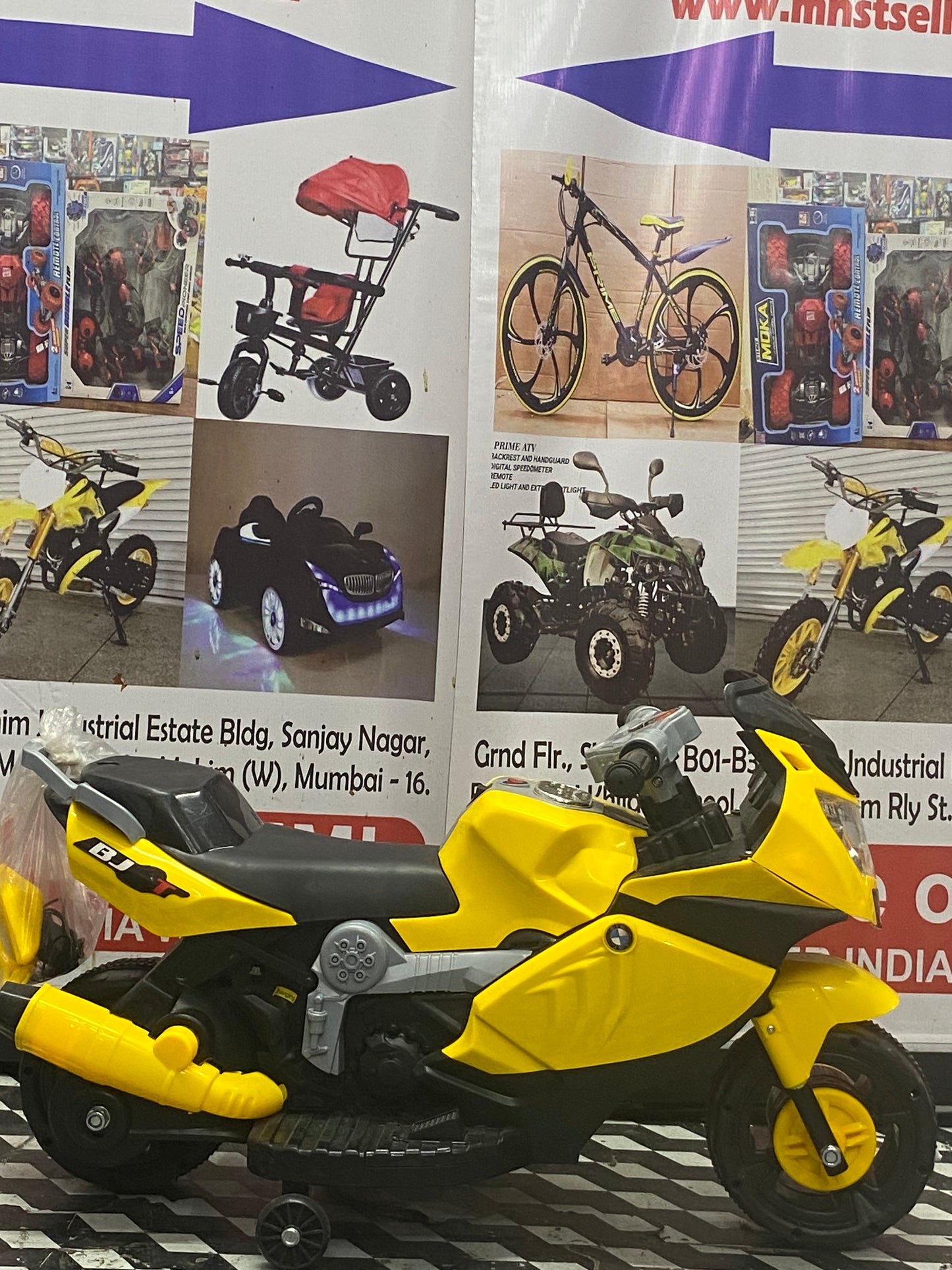 R1 bike small version 1 to 4 year electric charging