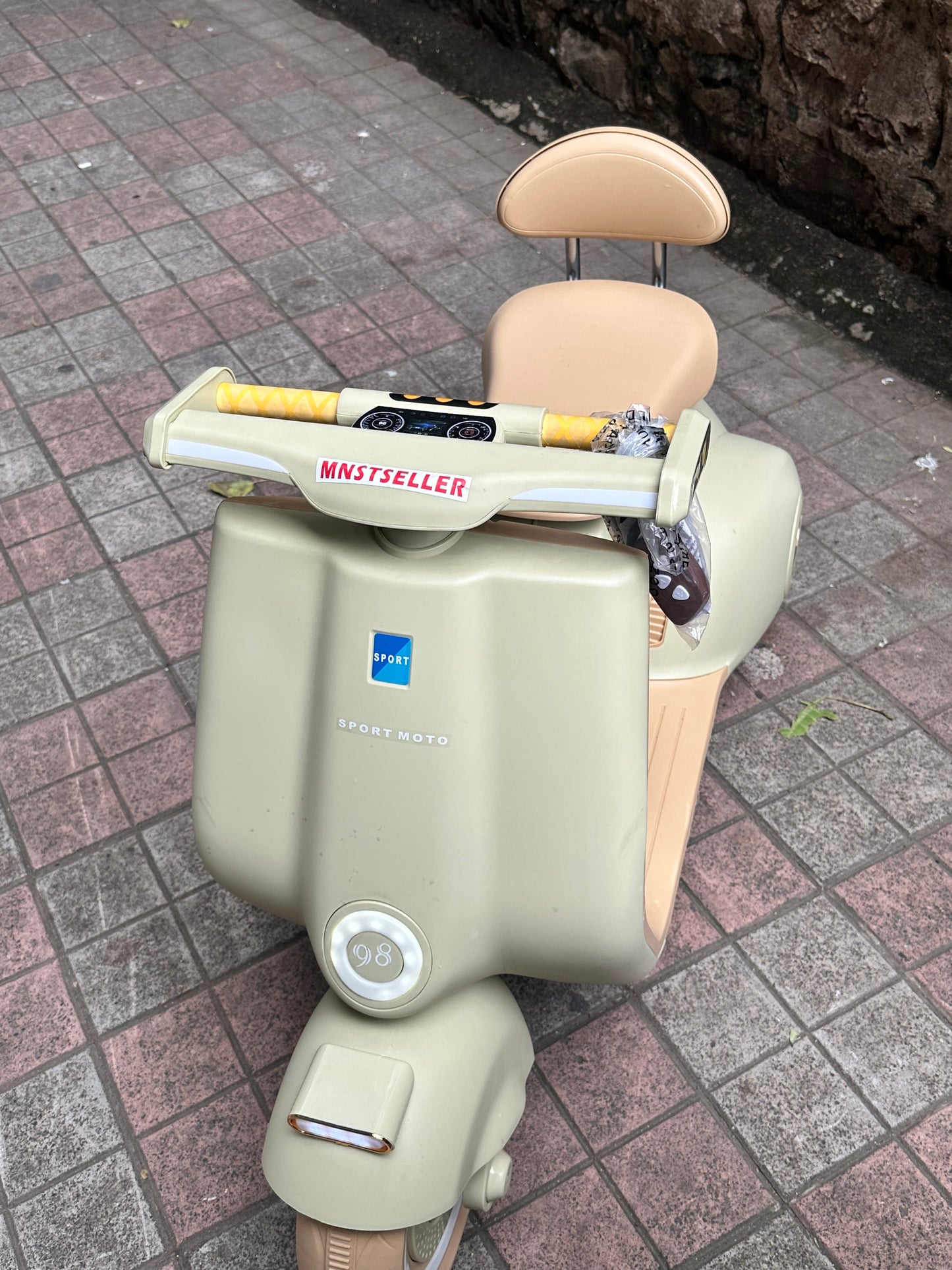 vespa kids 24v with remote big size 3 to 12 year