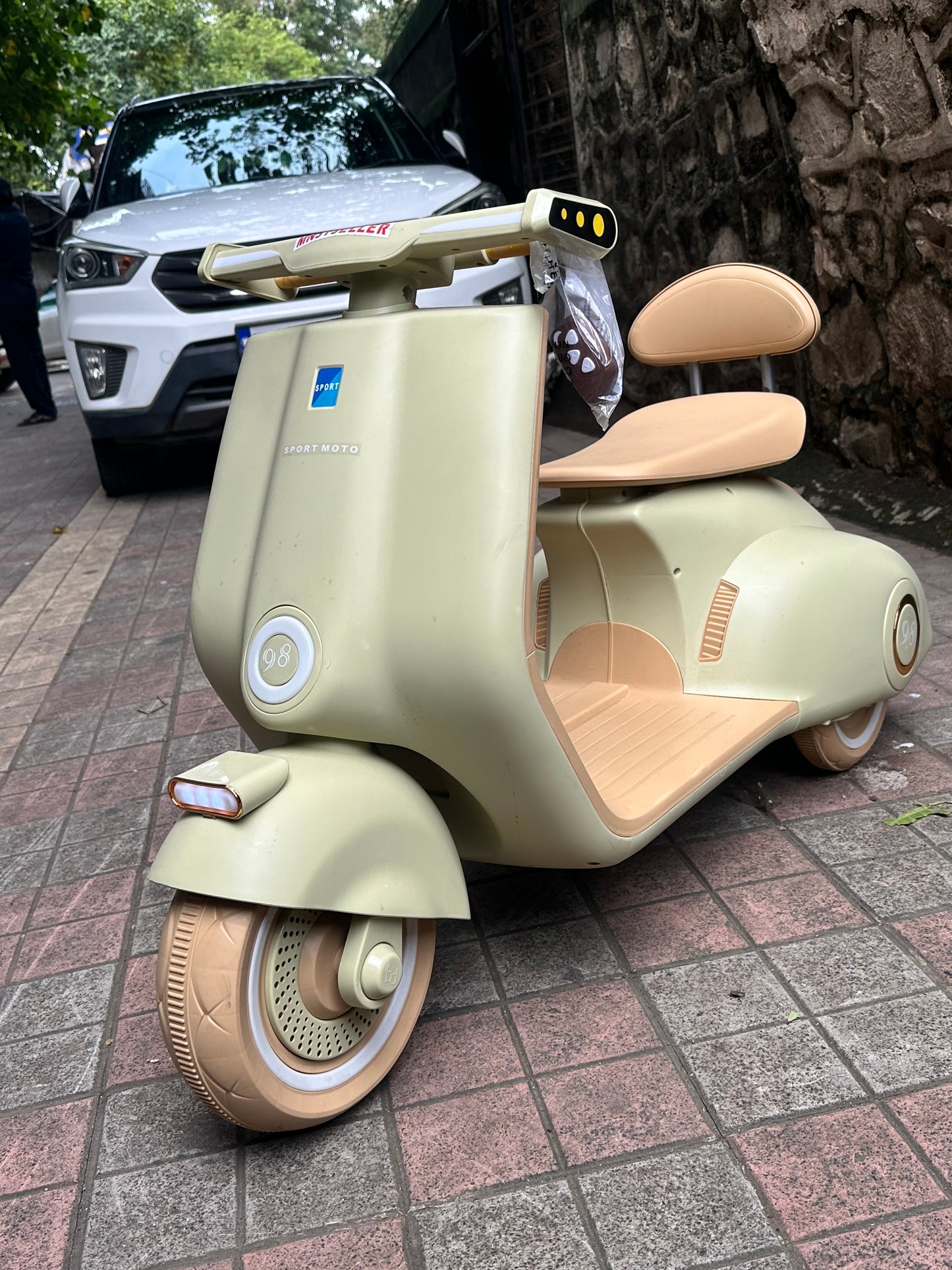 vespa kids 24v with remote big size 3 to 12 year
