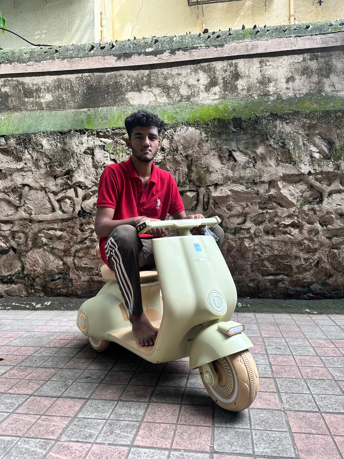 vespa kids 24v with remote big size 3 to 12 year