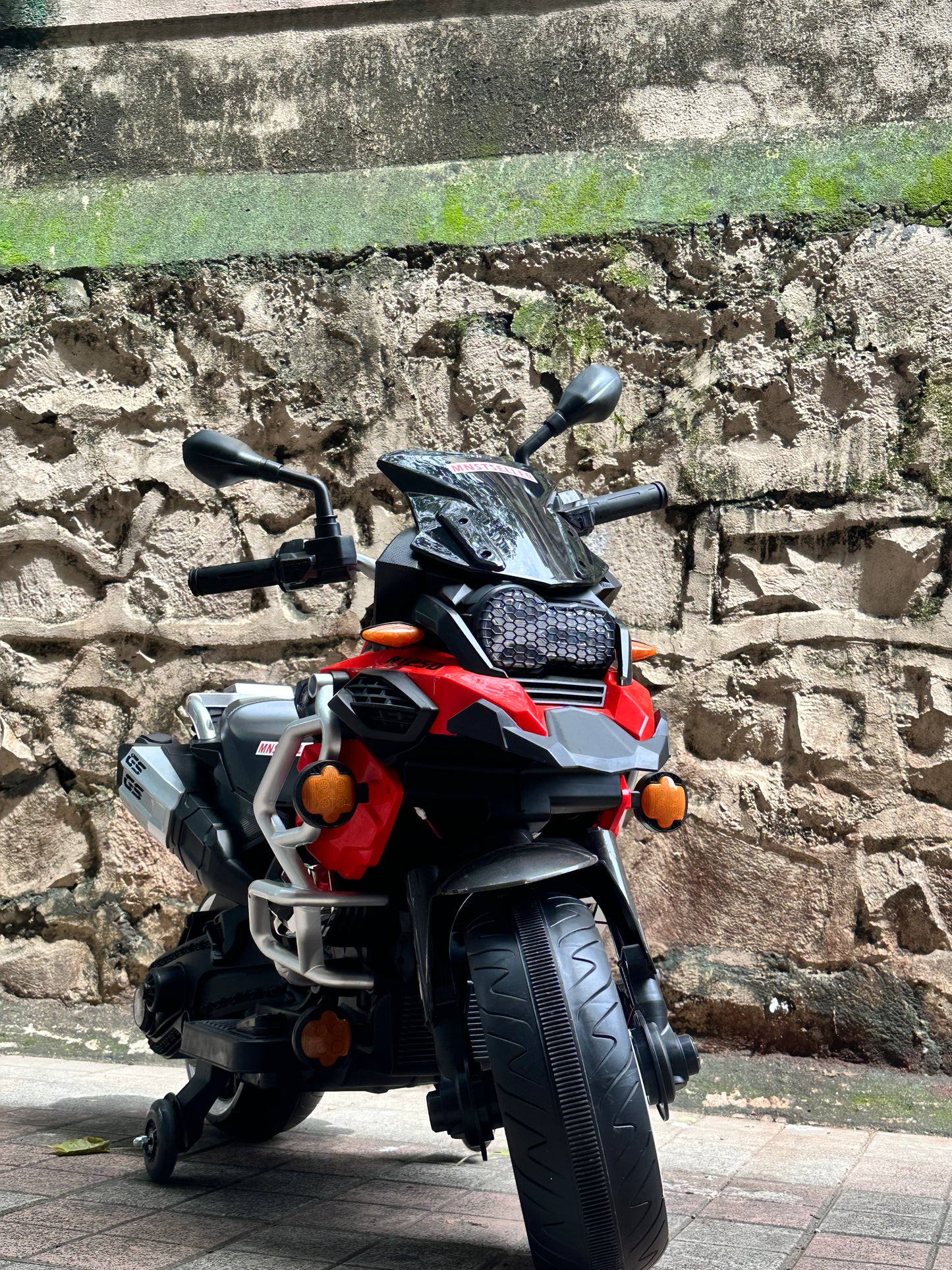 Bmw GS 1250 310 24 foot accelerator ride on rechargable