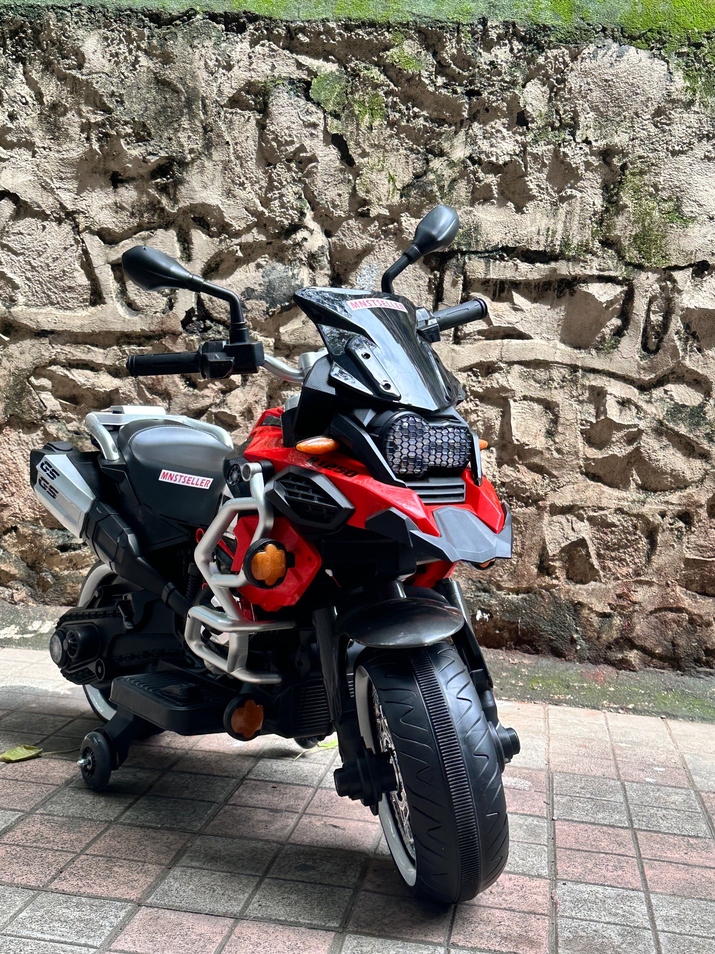 Bmw GS 1250 310 24 foot accelerator ride on rechargable