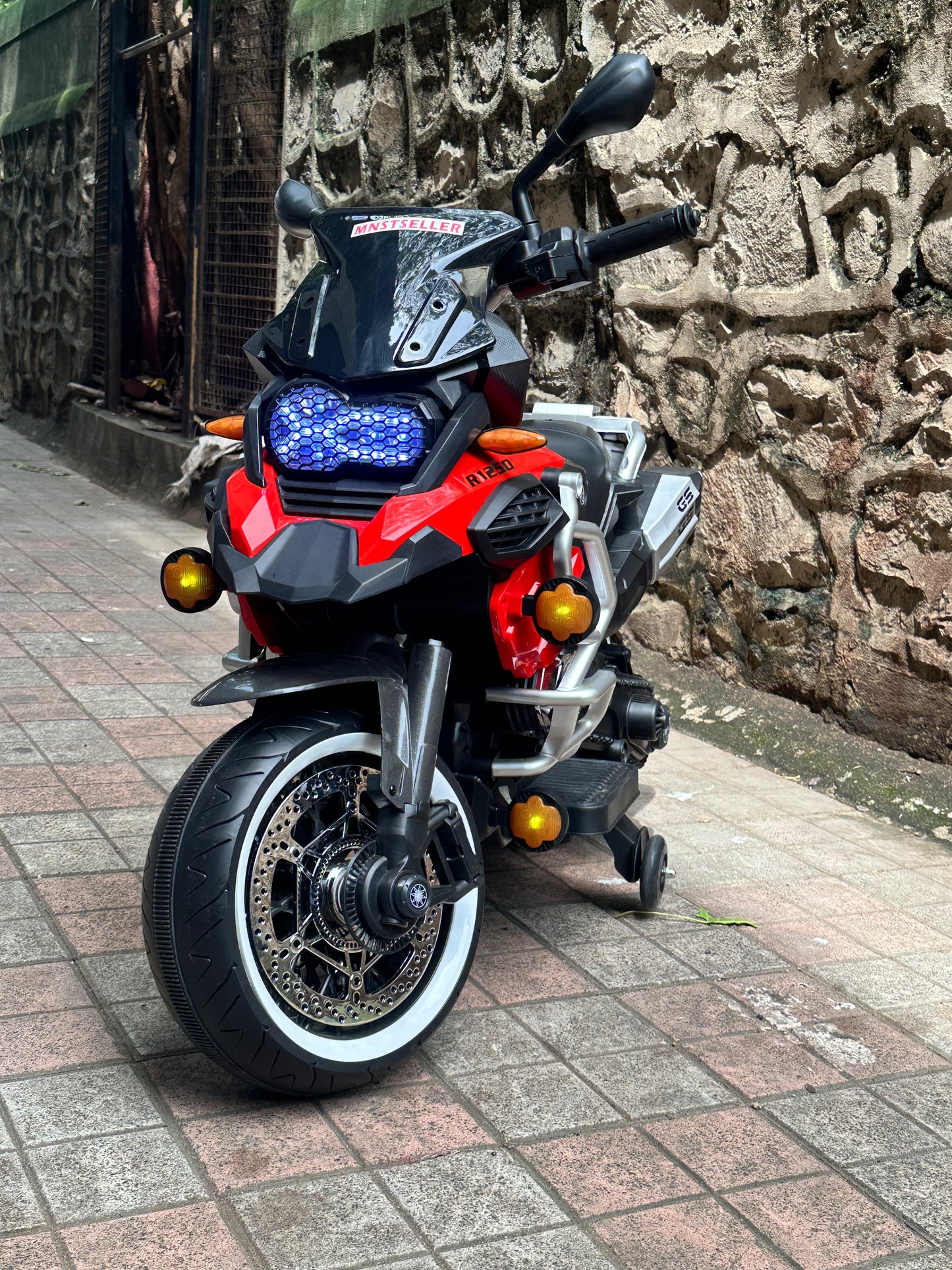 Bmw GS 1250 310 24 foot accelerator ride on rechargable
