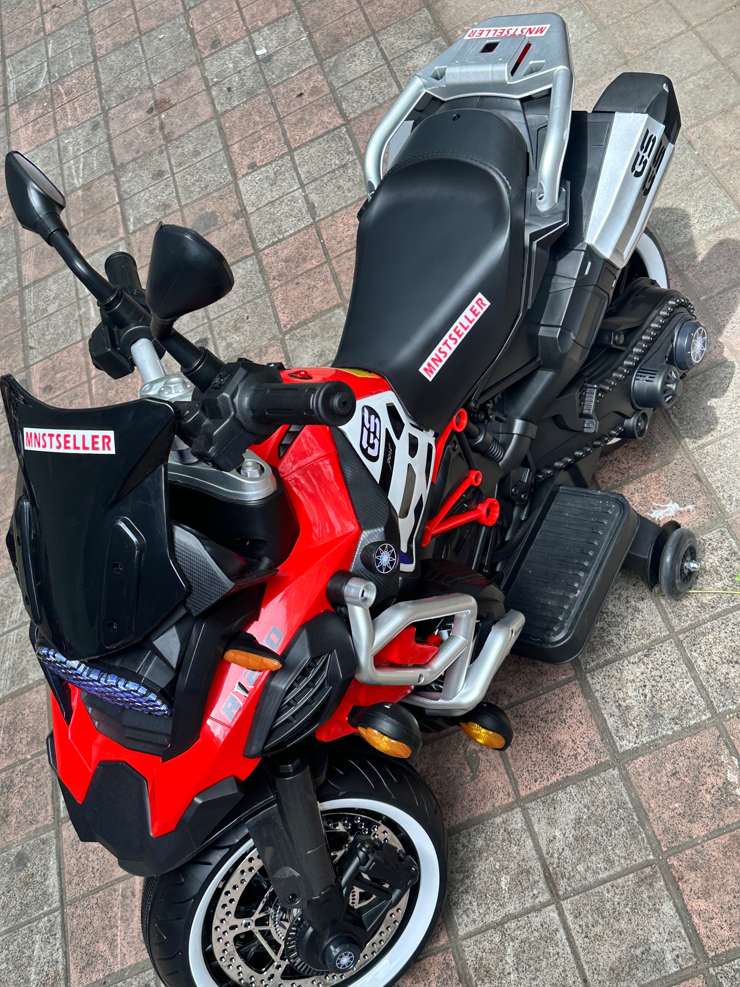 Bmw GS 1250 310 24 foot accelerator ride on rechargable