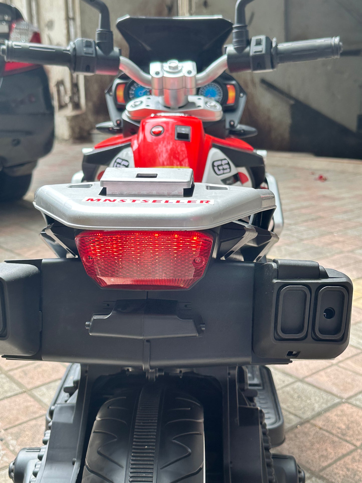 Bmw GS 1250 310 24 foot accelerator ride on rechargable
