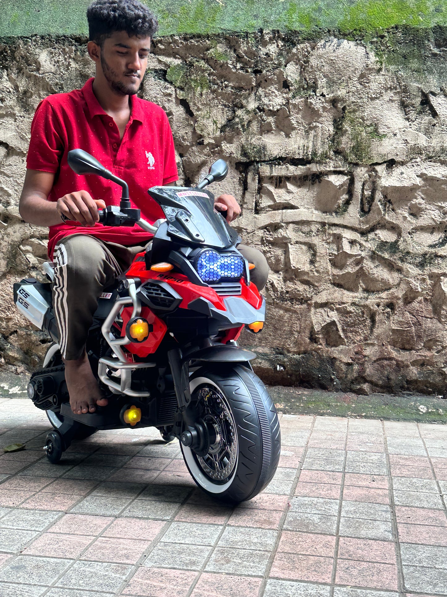 Bmw GS 1250 310 24 foot accelerator ride on rechargable