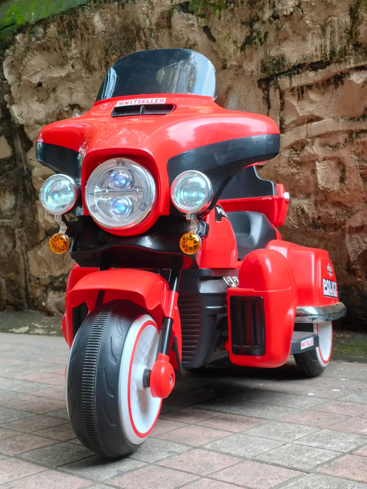 Harle Davidson bike 2 motor 12v motor each upto 90 kg weight capacity maximum