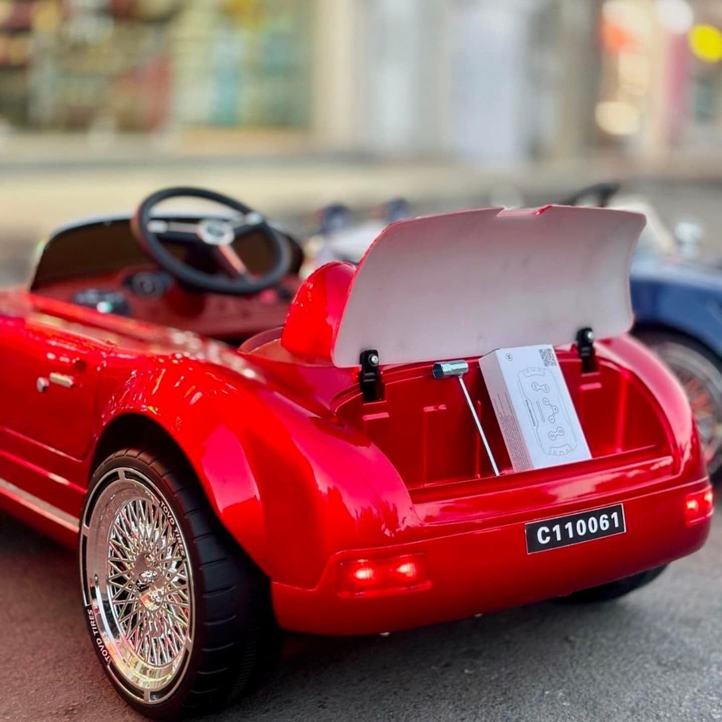 Vintage Mercedez Benz Ride On Sports Car 24v Mercedes-Benz 300 SL kids chargable ride on car