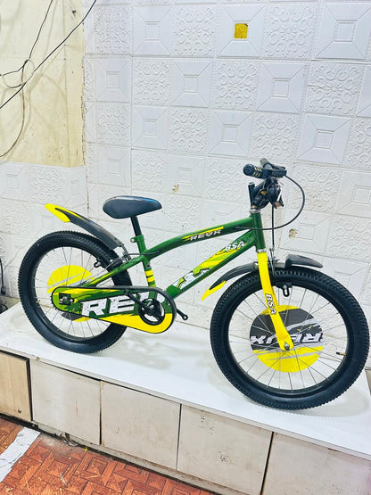 reux BSA 20 inch green and yellow colour 5 to 10 year