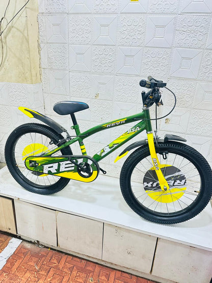 reux BSA 20 inch green and yellow colour 5 to 10 year