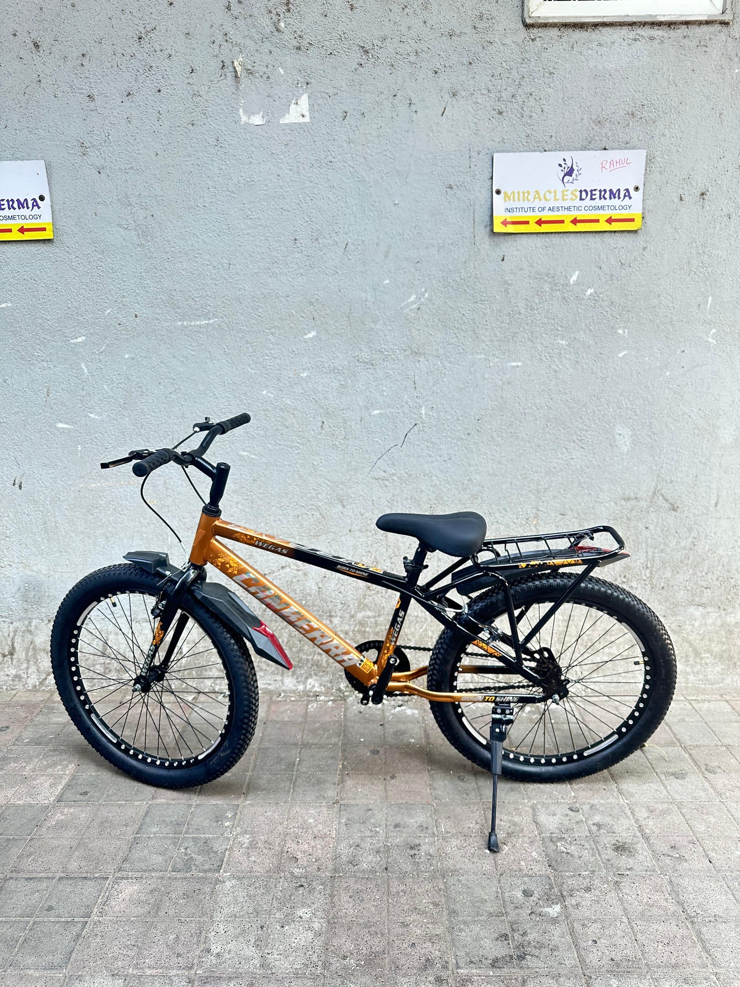 wegas model 24 inch color gold